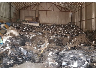 Mua thiếc giá cao